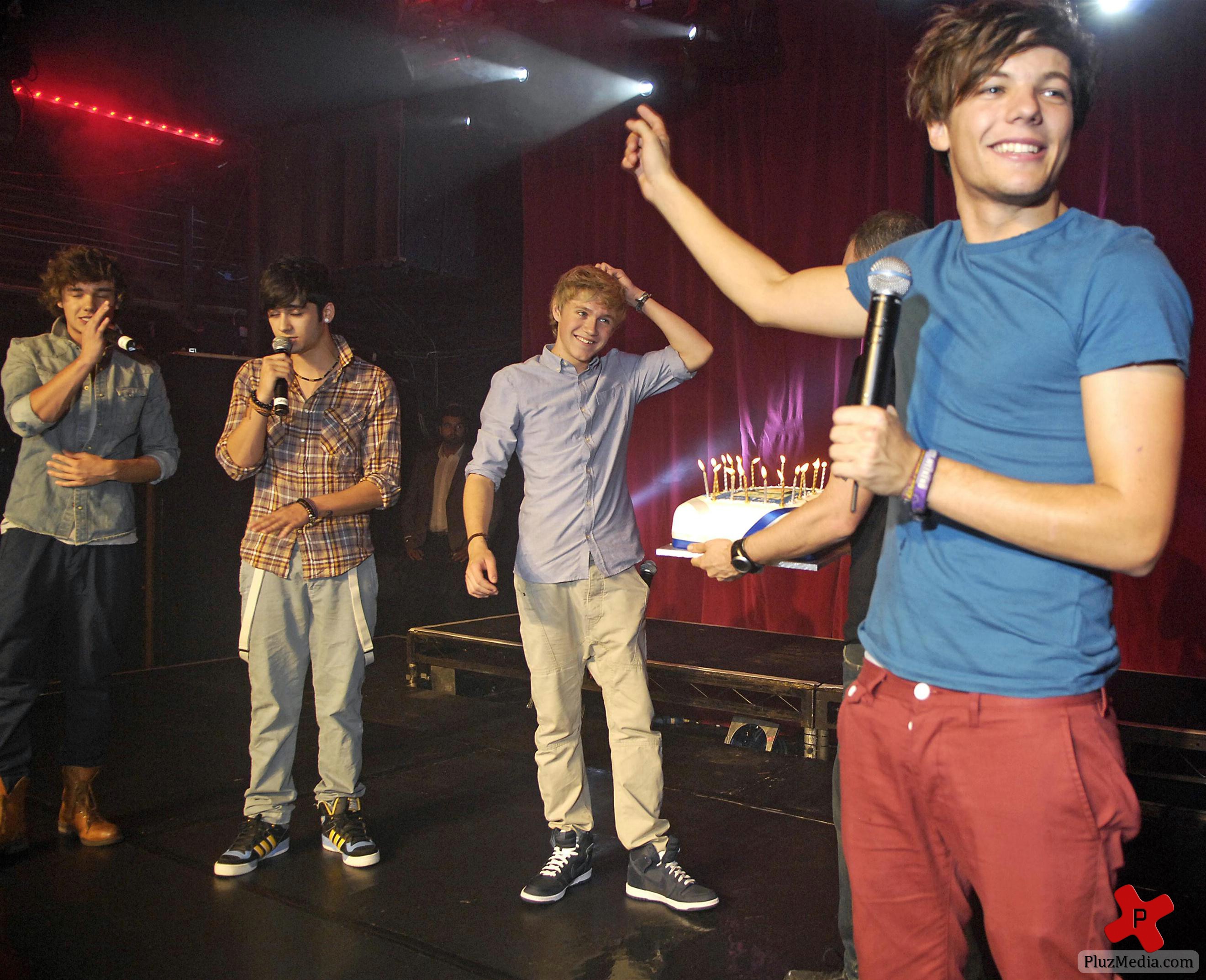 One Direction perform live at G-A-Y nightclub photos | Picture 80785